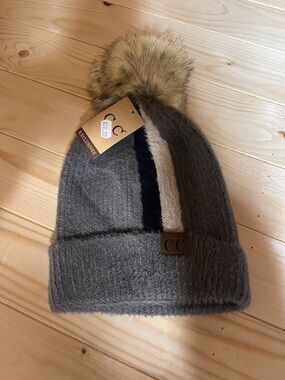 C.C Woman’s Gray Beanie with Cream & Black Stripe and Faux Fur Pom NWT